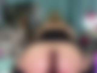 -R-A-R-E-'s Live Sex Cam Show