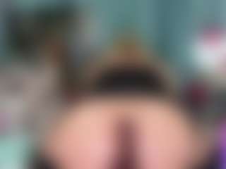 -R-A-R-E-'s Live Sex Cam Show