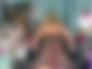 Live cam show with -R-A-R-E- - Shake on CamClone