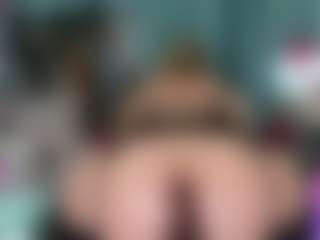 -R-A-R-E-'s Live Sex Cam Show