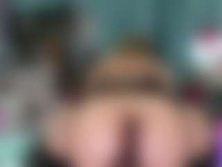 -R-A-R-E-'s Live Sex Cam Show