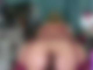 -R-A-R-E-'s Live Sex Cam Show