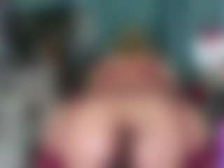 -R-A-R-E-'s Live Sex Cam Show