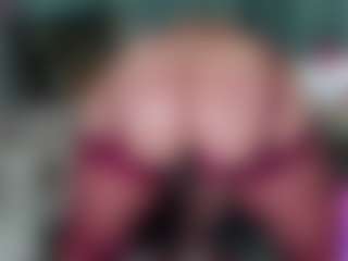 -R-A-R-E-'s Live Sex Cam Show