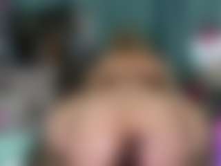 -R-A-R-E- MILF webcam performer live streaming