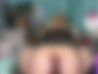 -R-A-R-E-'s Live Sex Cam Show