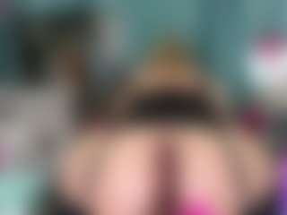 -R-A-R-E-'s Live Sex Cam Show