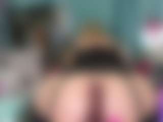 Live cam show with -R-A-R-E- - Middle Aged on Hubzter Live
