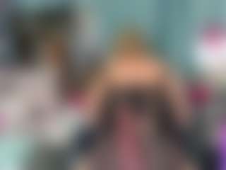 Live cam show with -R-A-R-E- - Middle Aged on Soda Cam