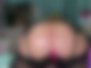 -R-A-R-E-'s Live Sex Cam Show