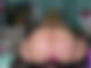 -R-A-R-E-'s Live Sex Cam Show
