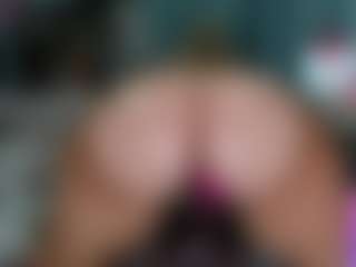 Live cam show with -R-A-R-E- - MILF on Uber Horny