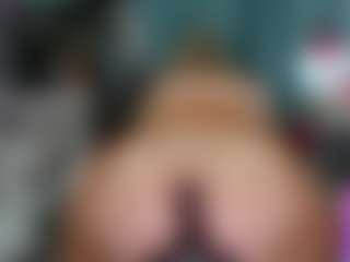 -R-A-R-E-'s Live Sex Cam Show