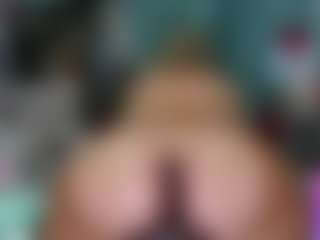 -R-A-R-E-'s Live Sex Cam Show