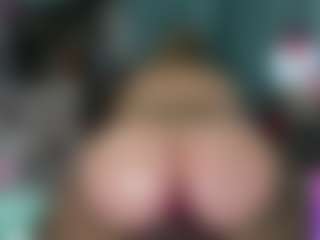 -R-A-R-E-'s Live Sex Cam Show