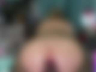 -R-A-R-E-'s Live Sex Cam Show