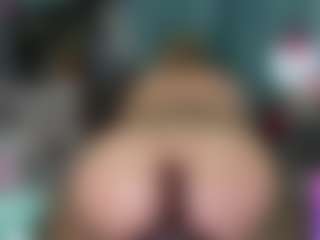 -R-A-R-E-'s Live Sex Cam Show