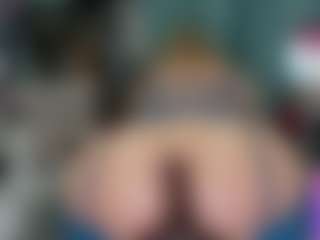 -R-A-R-E-'s Live Sex Cam Show