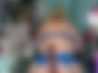 Live-Cam-Show mit -R-A-R-E- - Queen auf Camsoda