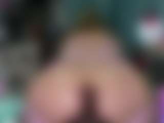 -R-A-R-E-'s Live Sex Cam Show