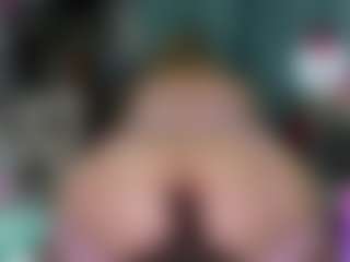 -R-A-R-E-'s Live Sex Cam Show