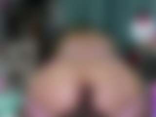-R-A-R-E-'s Live Sex Cam Show