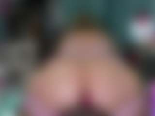 Live cam show with -R-A-R-E- - Queen on CSO-WL