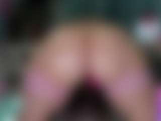 Live cam show with -R-A-R-E- - Mature Middle Aged on AdultVida.com