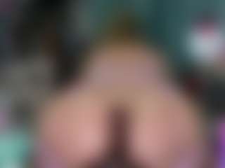 -R-A-R-E-'s Live Sex Cam Show
