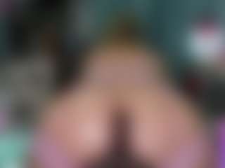 -R-A-R-E-'s Live Sex Cam Show