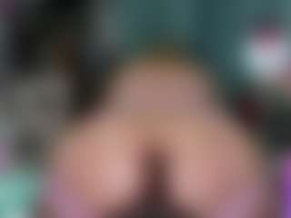 -R-A-R-E-'s Live Sex Cam Show