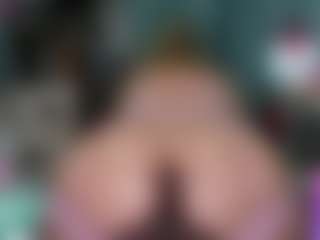 -R-A-R-E-'s Live Sex Cam Show