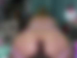 -R-A-R-E-'s Live Sex Cam Show
