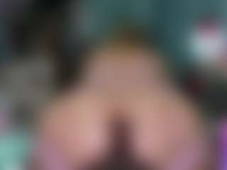 -R-A-R-E-'s Live Sex Cam Show