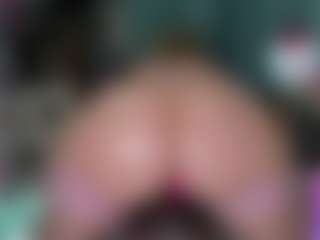 -R-A-R-E-'s Live Sex Cam Show