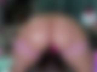 Live cam show with -R-A-R-E- - Curvy Middle Aged on AdultVida.com