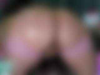 -R-A-R-E-'s Live Sex Cam Show