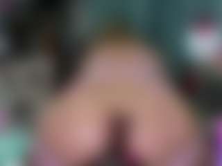 -R-A-R-E-'s Live Sex Cam Show