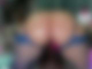 -R-A-R-E-'s Live Sex Cam Show