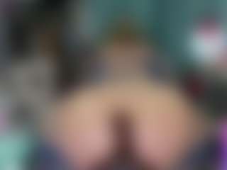 -R-A-R-E-'s Live Sex Cam Show