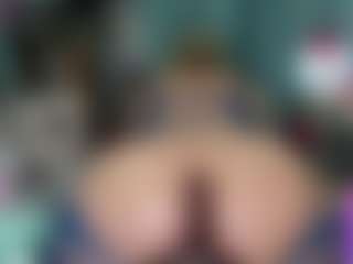 -R-A-R-E-'s Live Sex Cam Show