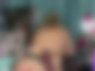 -R-A-R-E-'s Live Sex Cam Show