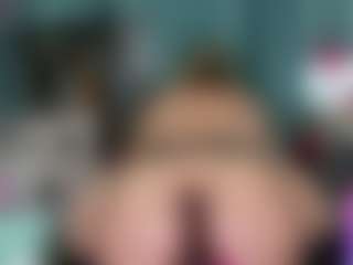 -R-A-R-E-'s Live Sex Cam Show