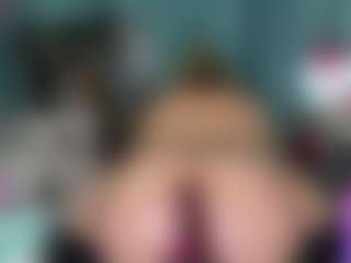 -R-A-R-E-'s Live Sex Cam Show