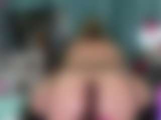 -R-A-R-E-'s Live Sex Cam Show