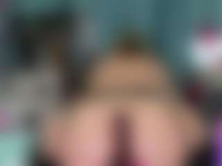 -R-A-R-E-'s Live Sex Cam Show