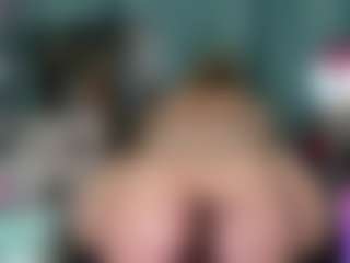 -R-A-R-E-'s Live Sex Cam Show