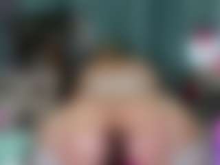 -R-A-R-E-'s Live Sex Cam Show