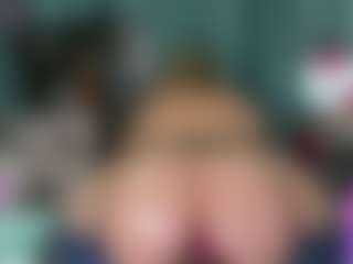-R-A-R-E-'s Live Sex Cam Show