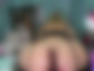 -R-A-R-E-'s Live Sex Cam Show